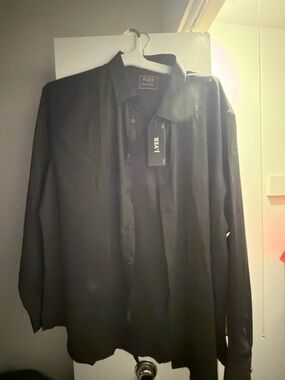 Men's Black Long-Sleeve Dress Shirt by